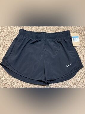 Nike Tempo Dri-Fit Running Lined Black Shorts Women’s Size Medium NWT